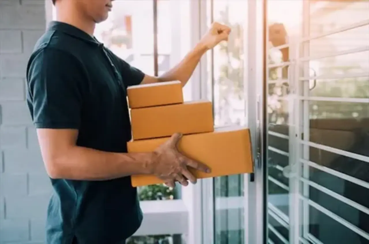 Fast parcel delivery service in Abu Dhabi